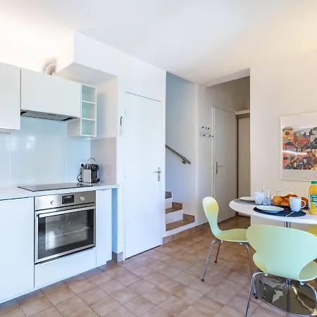 Font Mourier By Interhome Apartment